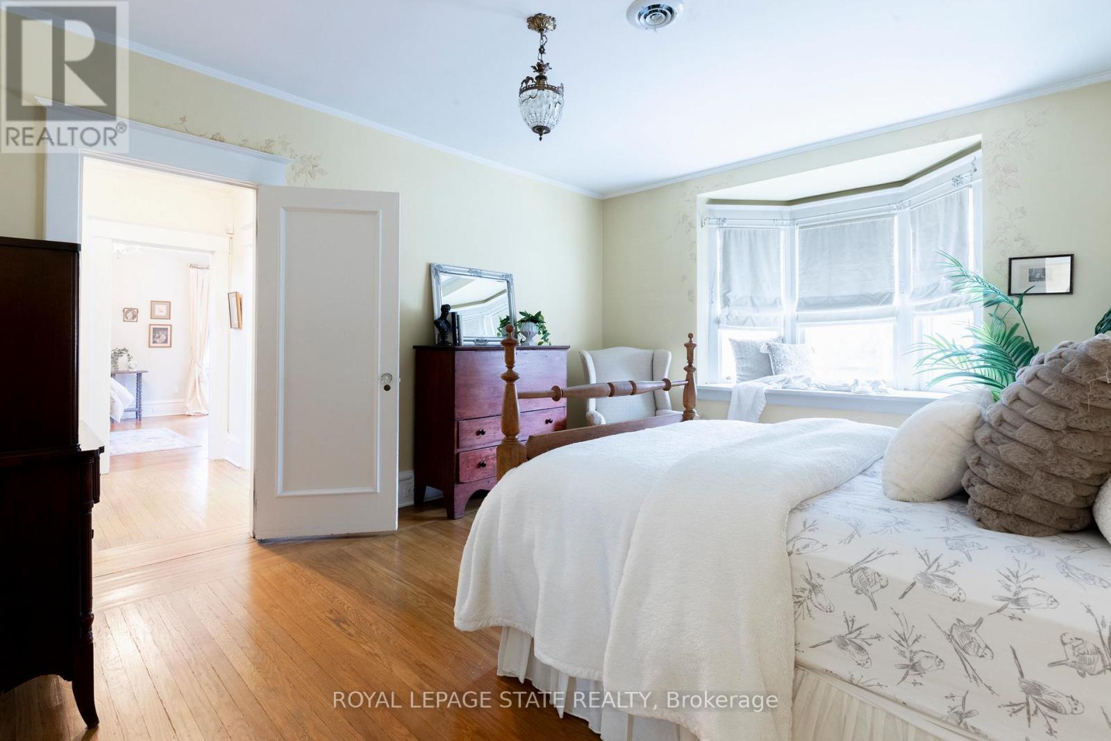 247 Macnab Street S, Hamilton, Ontario  L8P 3E2 - Photo 25 - X12463681