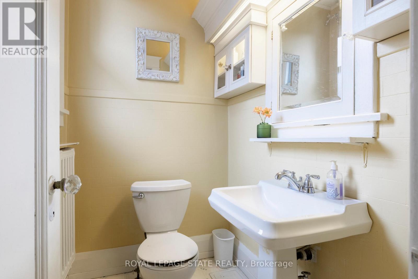 247 Macnab Street S, Hamilton, Ontario  L8P 3E2 - Photo 27 - X12463681