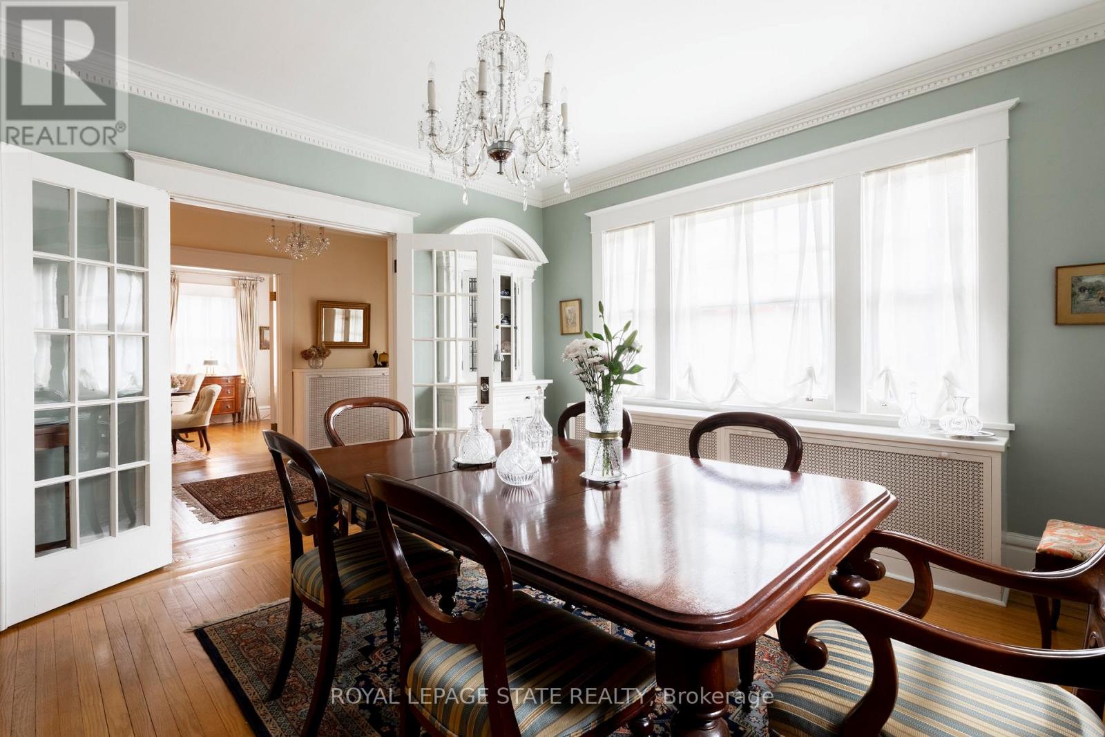 247 Macnab Street S, Hamilton, Ontario  L8P 3E2 - Photo 8 - X12463681