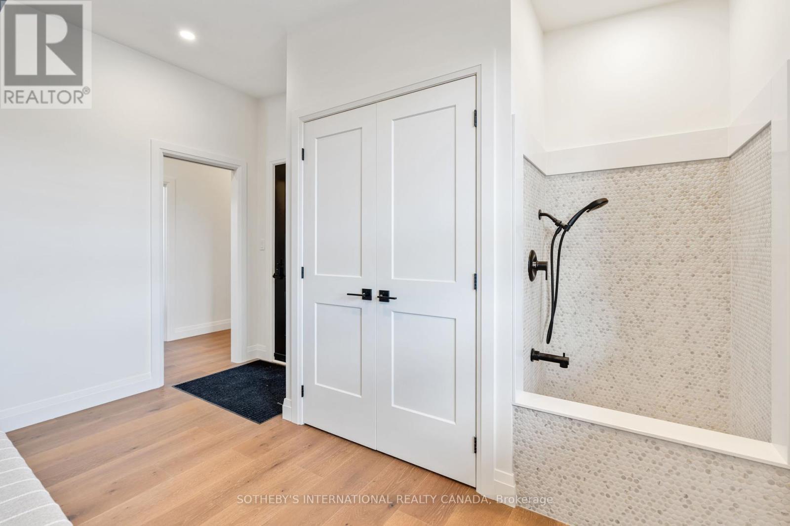 5 Juniper Park Street, Kawartha Lakes, Ontario  K0M 1A0 - Photo 21 - X12463717
