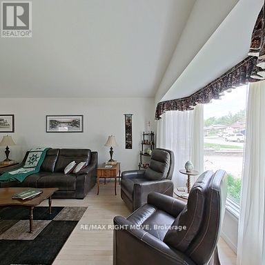 4 Maypark Drive, Bracebridge, Ontario  P1L 1C3 - Photo 10 - X12463742