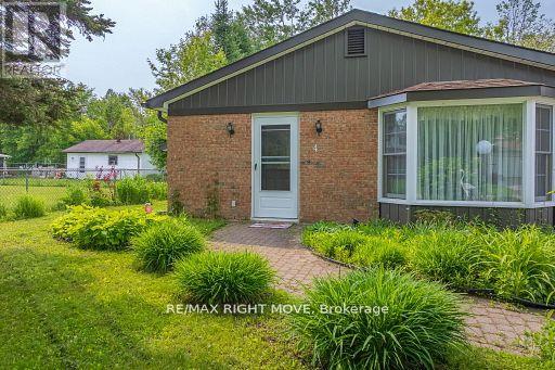 4 Maypark Drive, Bracebridge, Ontario  P1L 1C3 - Photo 3 - X12463742