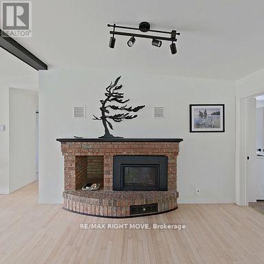 4 Maypark Drive, Bracebridge, Ontario  P1L 1C3 - Photo 4 - X12463742