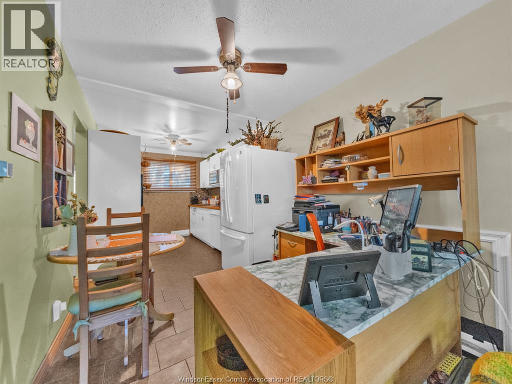 6430 Thornberry, Windsor, Ontario  N8T 2W9 - Photo 10 - 25026202