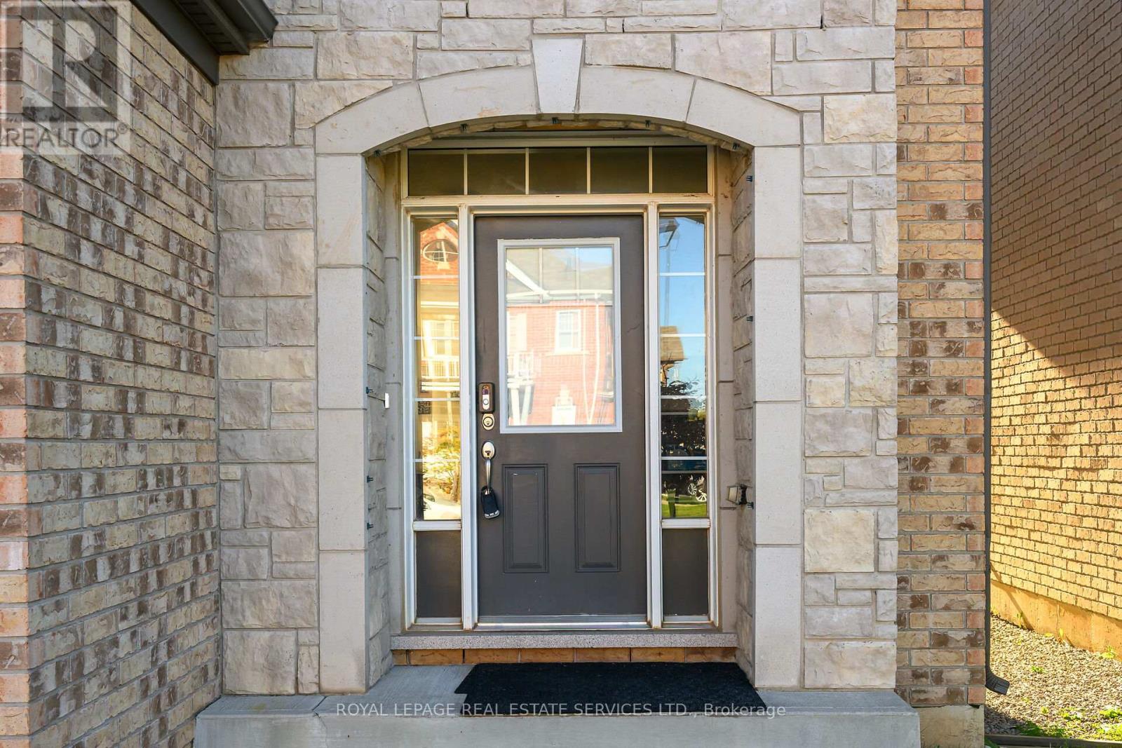 32 Celano Drive, Hamilton, Ontario  L8B 1V3 - Photo 2 - X12423286
