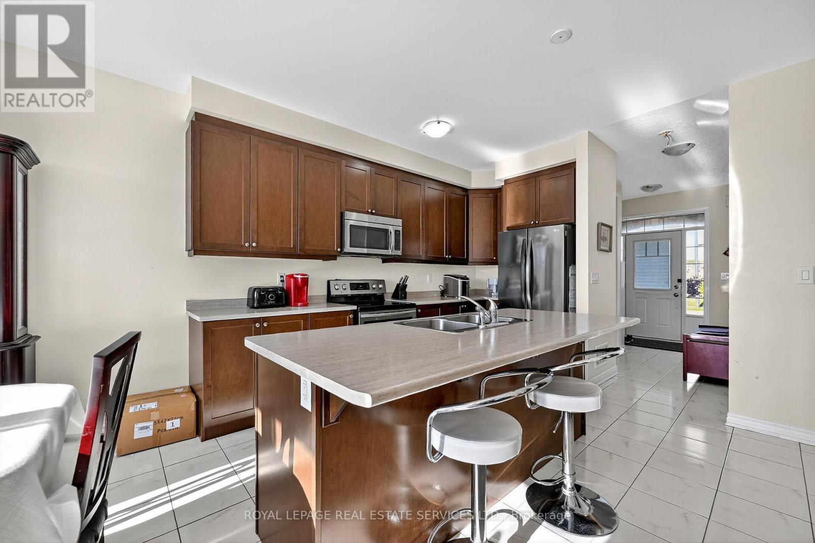 32 Celano Drive, Hamilton, Ontario  L8B 1V3 - Photo 6 - X12423286