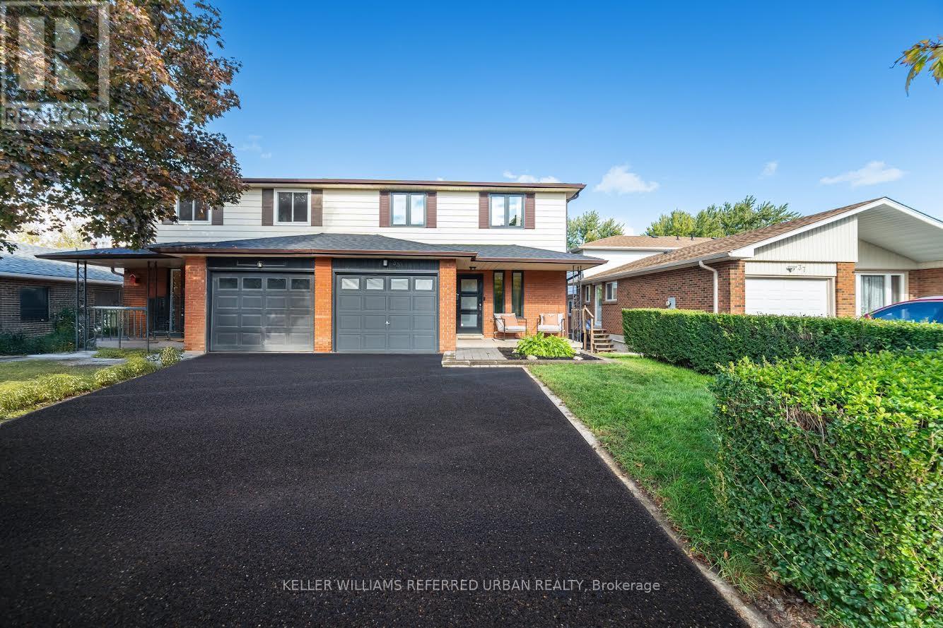 35 Bremen Lane, Mississauga, Ontario  L5M 1G7 - Photo 42 - W12460925