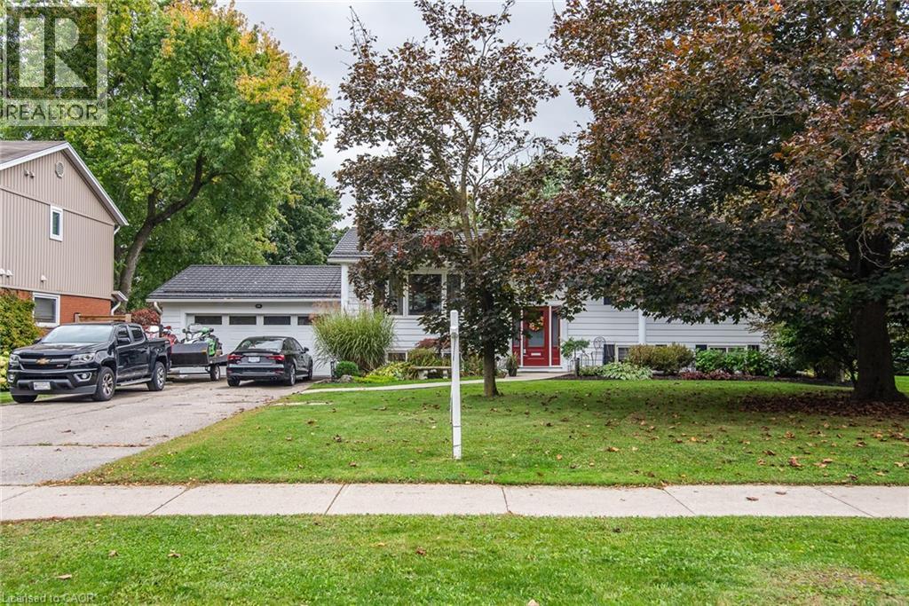 121 First Street W, Elmira, Ontario  N3B 1G8 - Photo 2 - 40779240