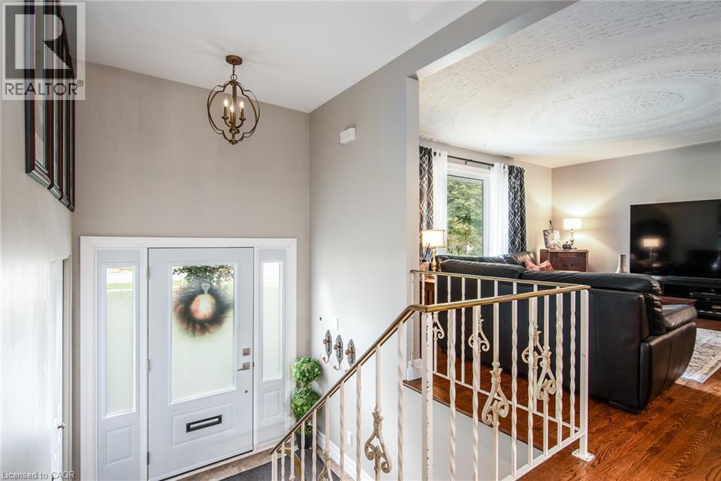 121 First Street W, Elmira, Ontario  N3B 1G8 - Photo 4 - 40779240