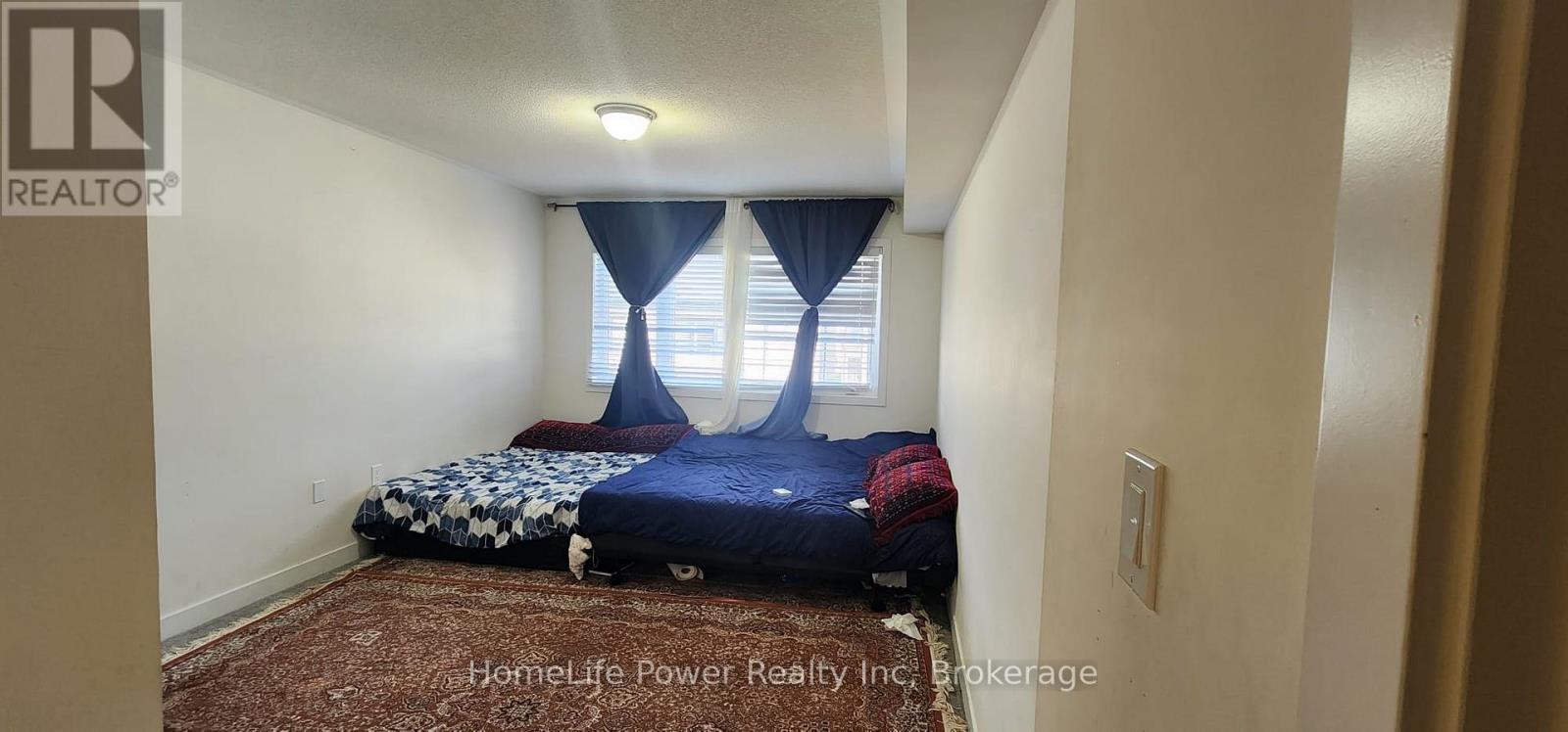 1543 Rose Way, Milton, Ontario  L9T 7E7 - Photo 16 - W12463981