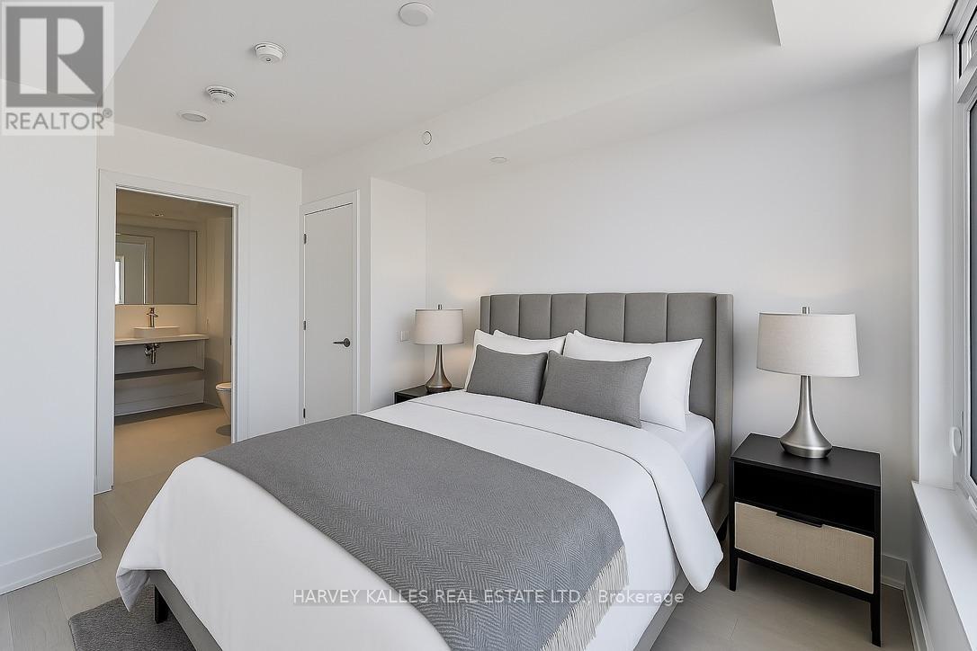 2405 - 11 Yorkville Avenue, Toronto, Ontario  M4W 0B7 - Photo 14 - C12463769