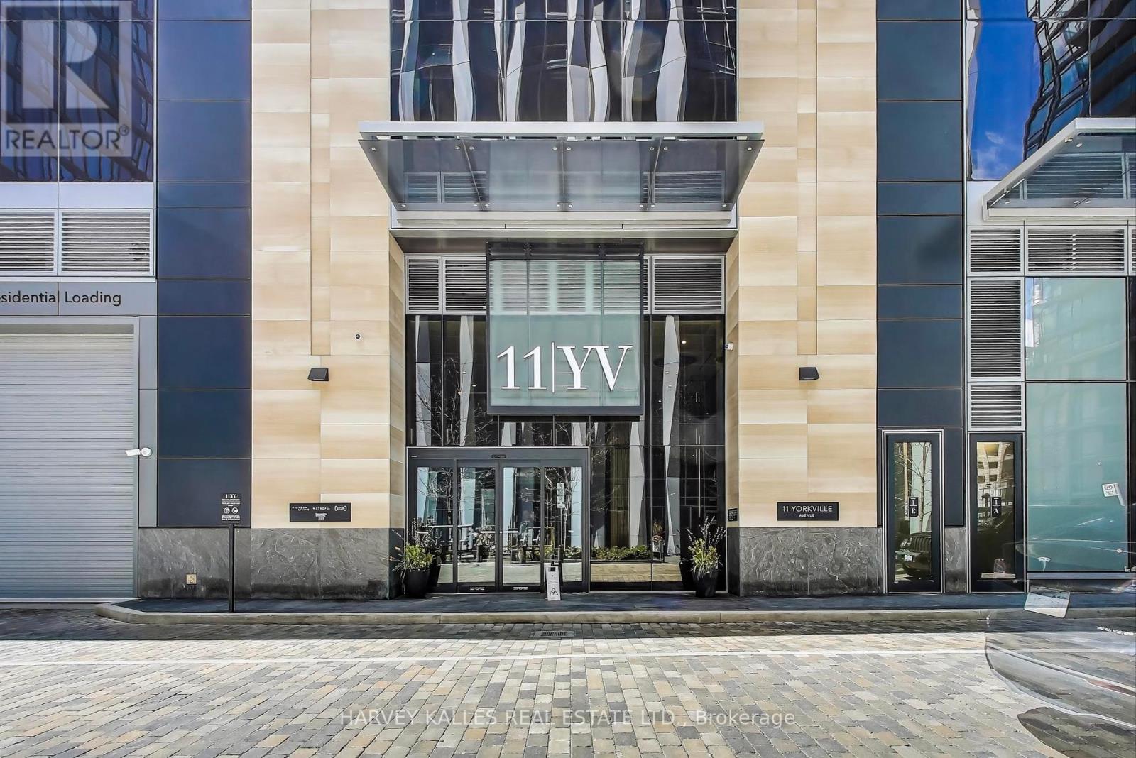2405 - 11 Yorkville Avenue, Toronto, Ontario  M4W 0B7 - Photo 2 - C12463769