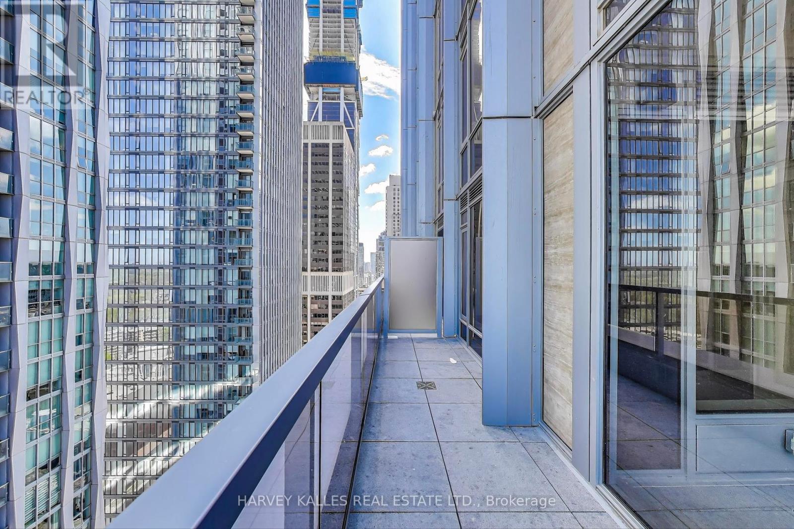 2405 - 11 Yorkville Avenue, Toronto, Ontario  M4W 0B7 - Photo 21 - C12463769