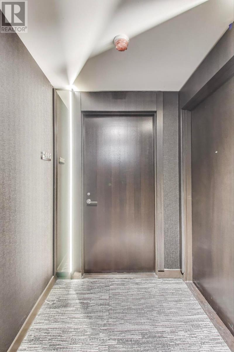 2405 - 11 Yorkville Avenue, Toronto, Ontario  M4W 0B7 - Photo 3 - C12463769
