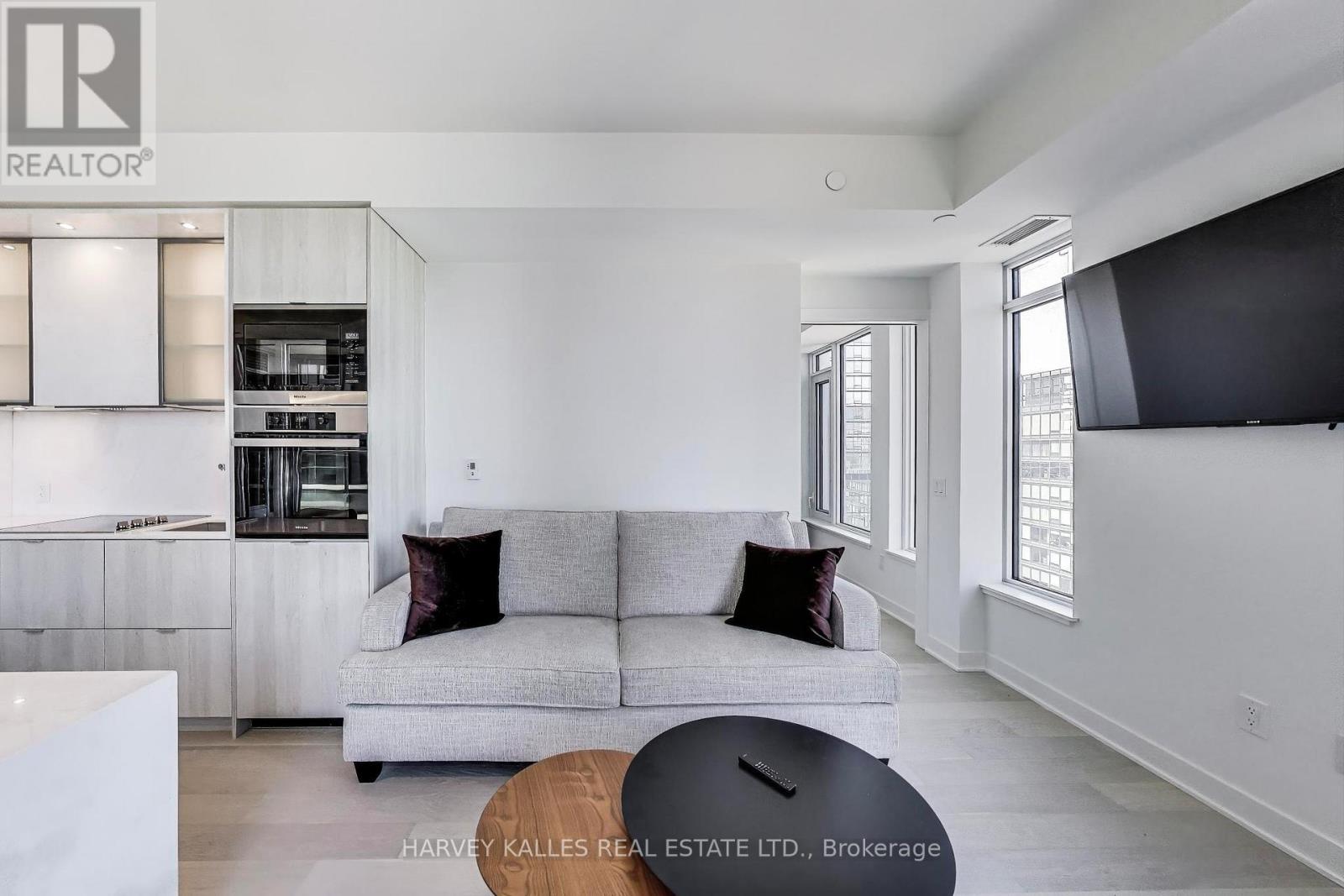 2405 - 11 Yorkville Avenue, Toronto, Ontario  M4W 0B7 - Photo 7 - C12463769