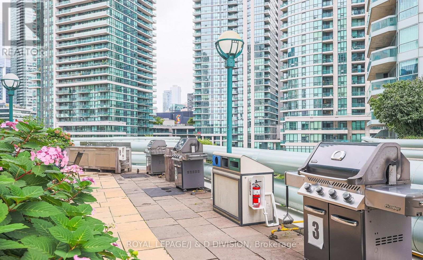 706 - 10 Queens Quay W, Toronto, Ontario  M5J 2R9 - Photo 25 - C12463783