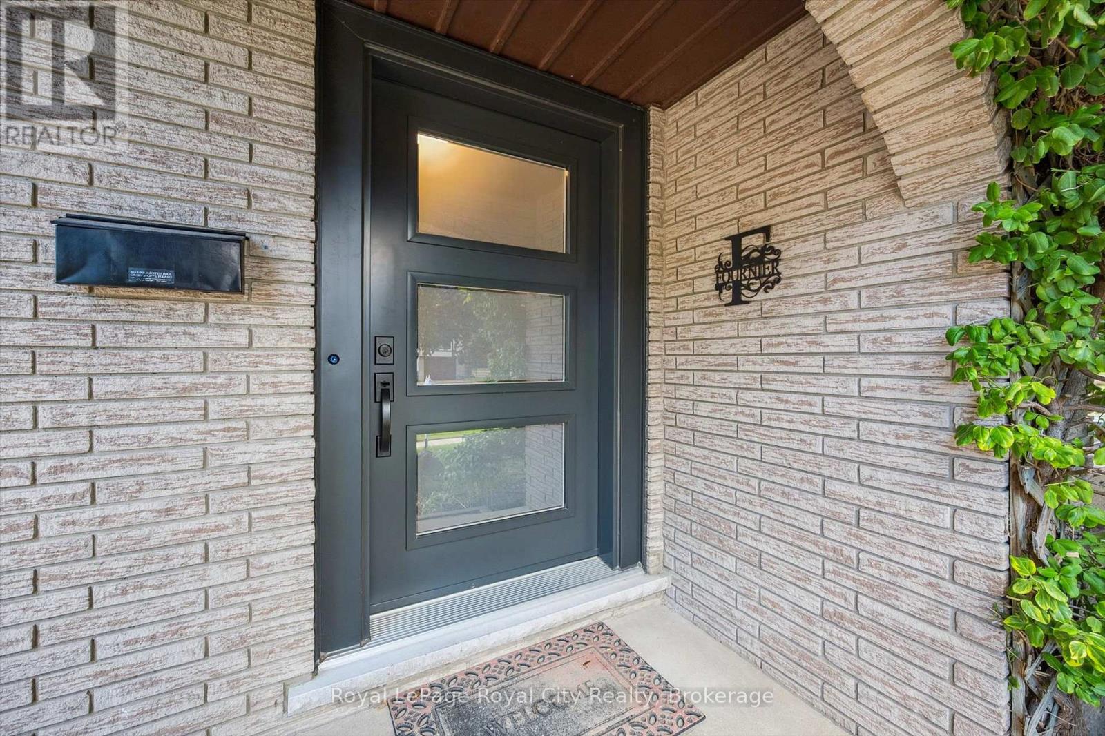 236 Ironwood Road, Guelph, Ontario  N1G 3G1 - Photo 5 - X12463972