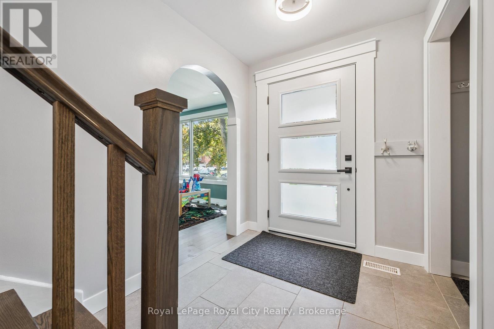 236 Ironwood Road, Guelph, Ontario  N1G 3G1 - Photo 6 - X12463972