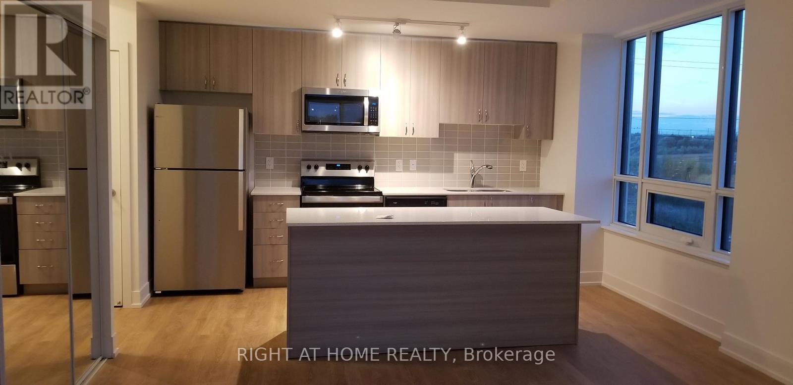 22 1245 Bayly St Street, Pickering, Ontario  L1W 0B5 - Photo 1 - E12463757