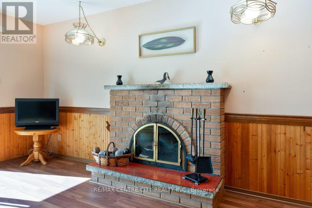 46215 North Street, Central Elgin, Ontario  N0L 2H0 - Photo 18 - X12463844