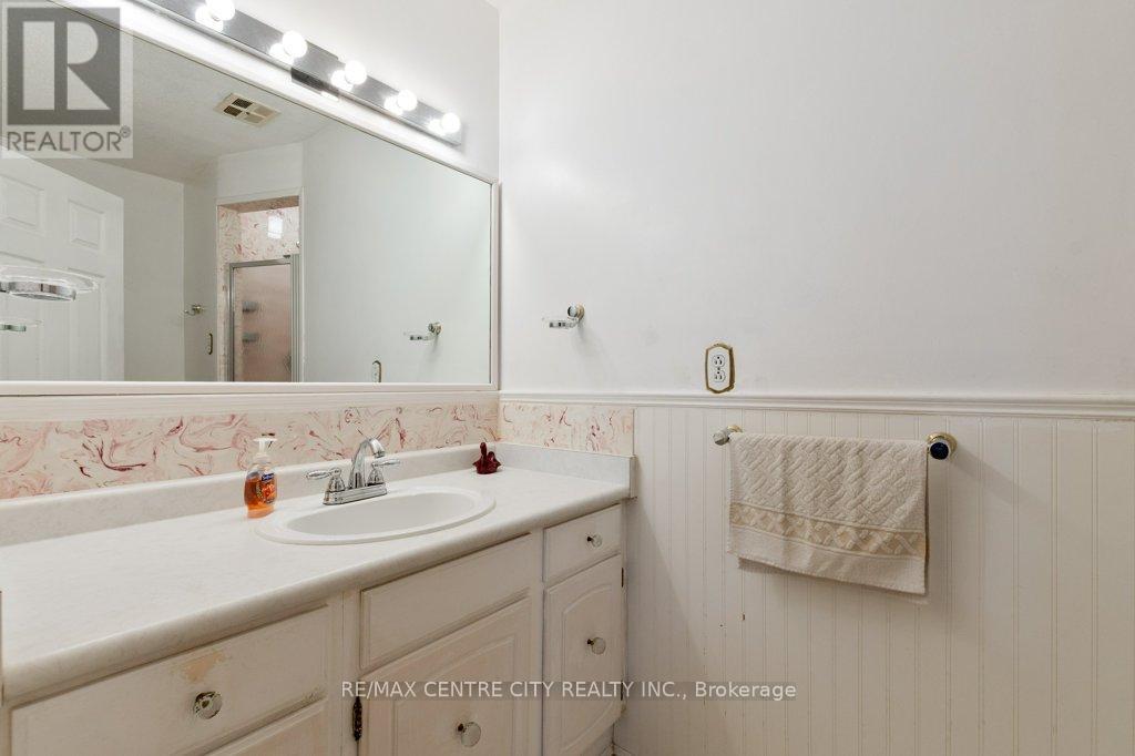 46215 North Street, Central Elgin, Ontario  N0L 2H0 - Photo 22 - X12463844