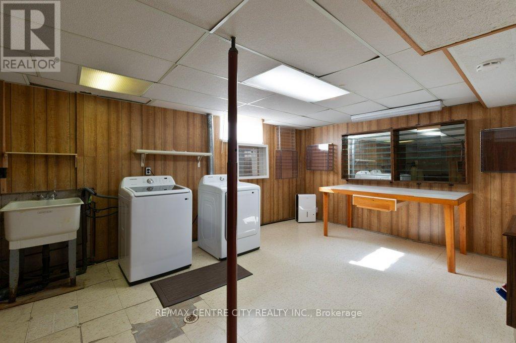 46215 North Street, Central Elgin, Ontario  N0L 2H0 - Photo 25 - X12463844