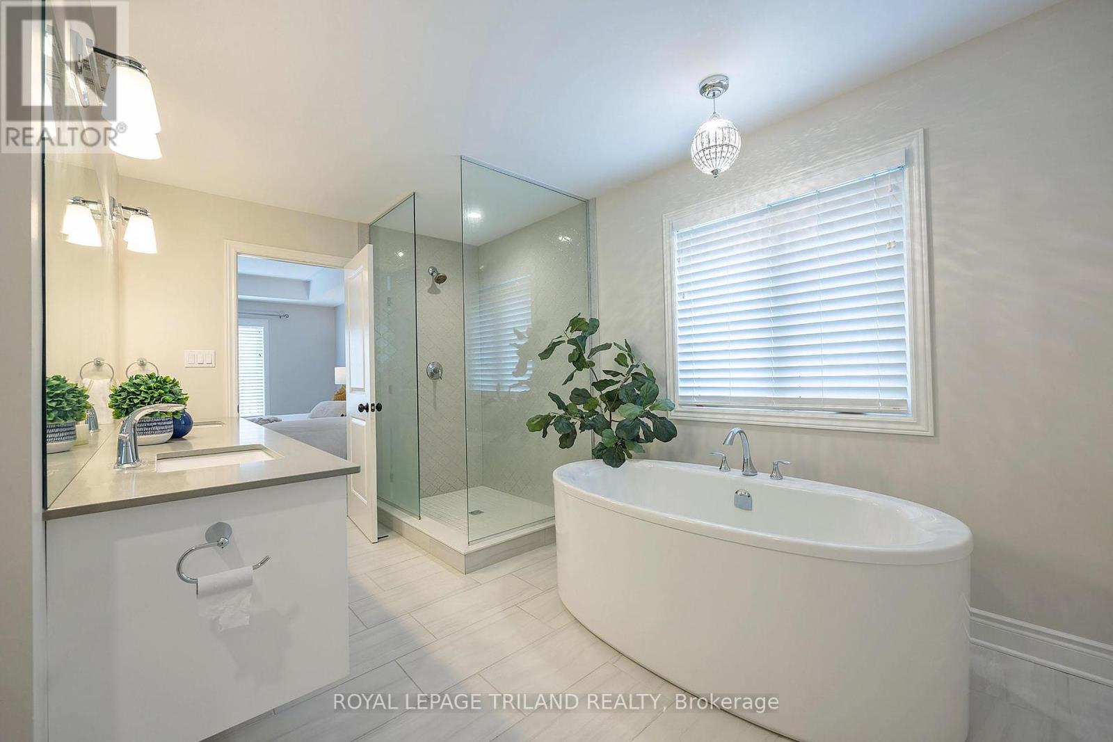 2005 Maddex Way, London North, Ontario  N5X 0M8 - Photo 41 - X12463901