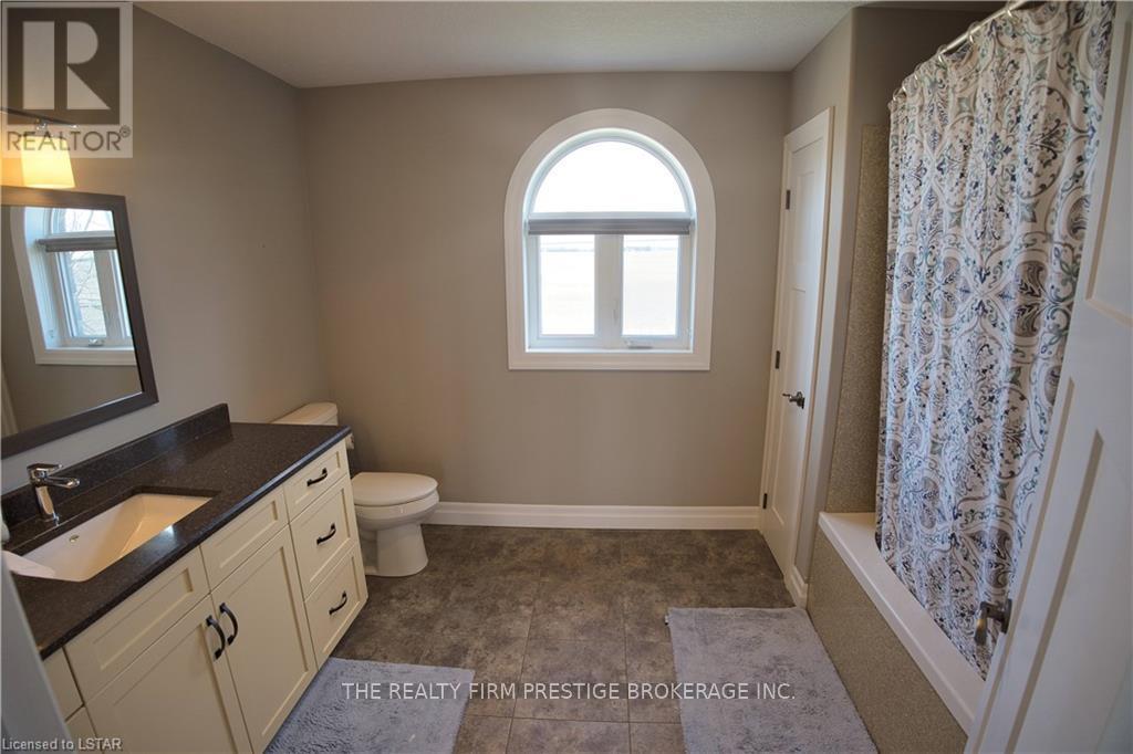 18574 Erie Shore Drive, Chatham-Kent, Ontario  N0L 1A0 - Photo 11 - X12463920