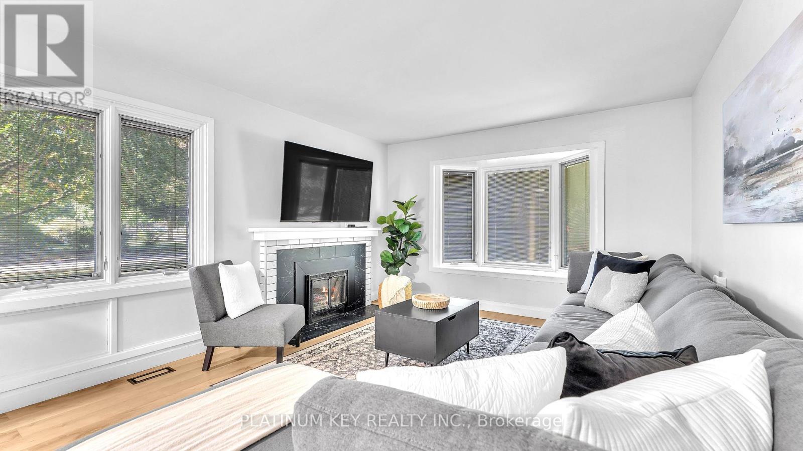 112 Ontario Street, Strathroy-Caradoc, Ontario  N7G 1B6 - Photo 6 - X12463935