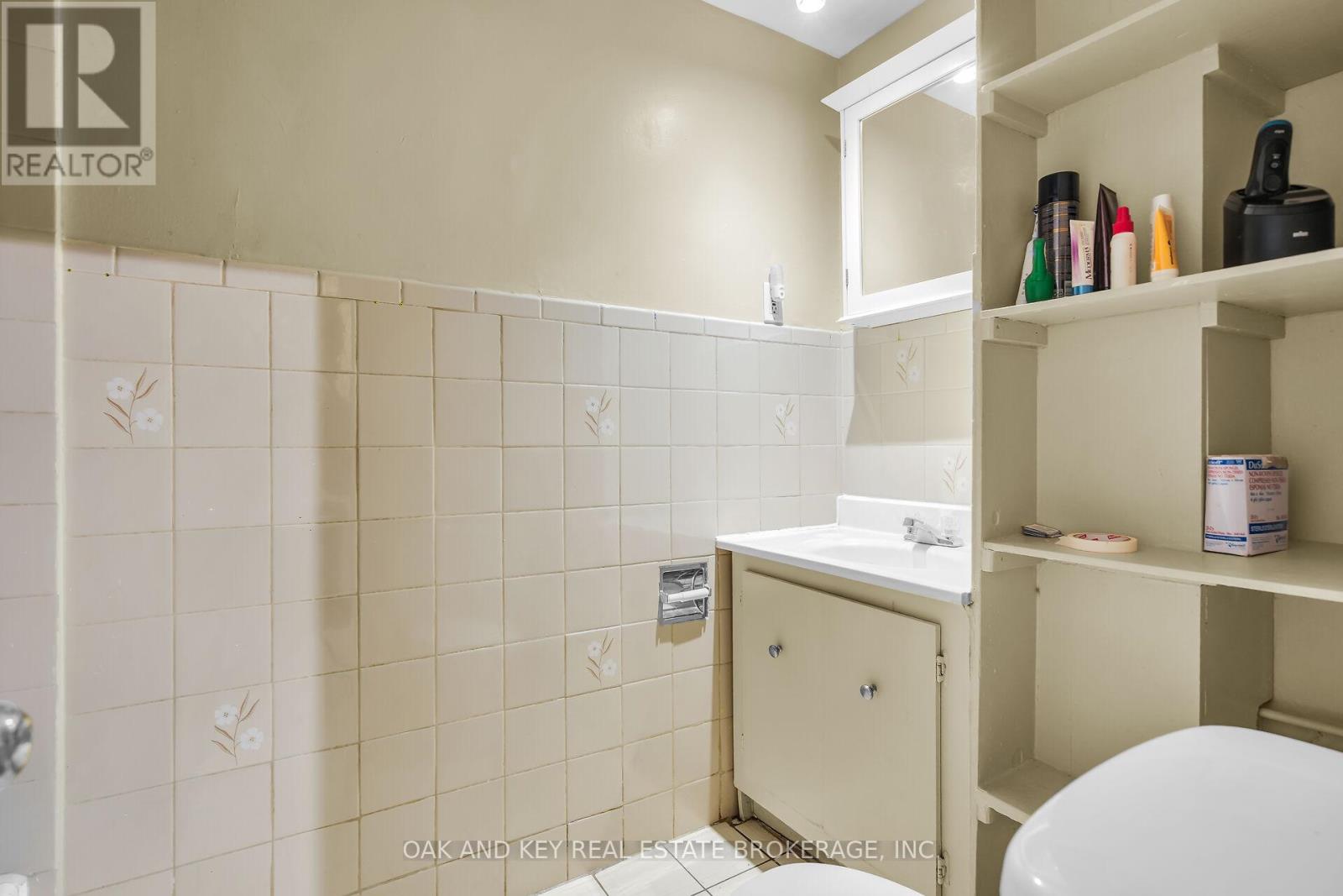 1563 Allen Place, London East, Ontario  N5W 2V9 - Photo 10 - X12463938