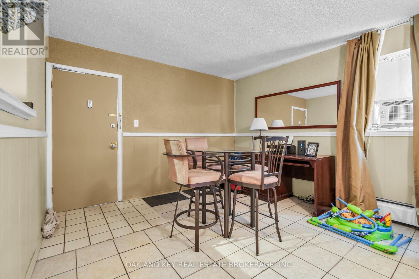 1563 Allen Place, London East, Ontario  N5W 2V9 - Photo 12 - X12463938