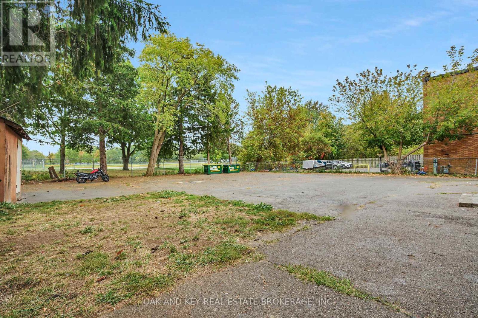 1563 Allen Place, London East, Ontario  N5W 2V9 - Photo 5 - X12463938
