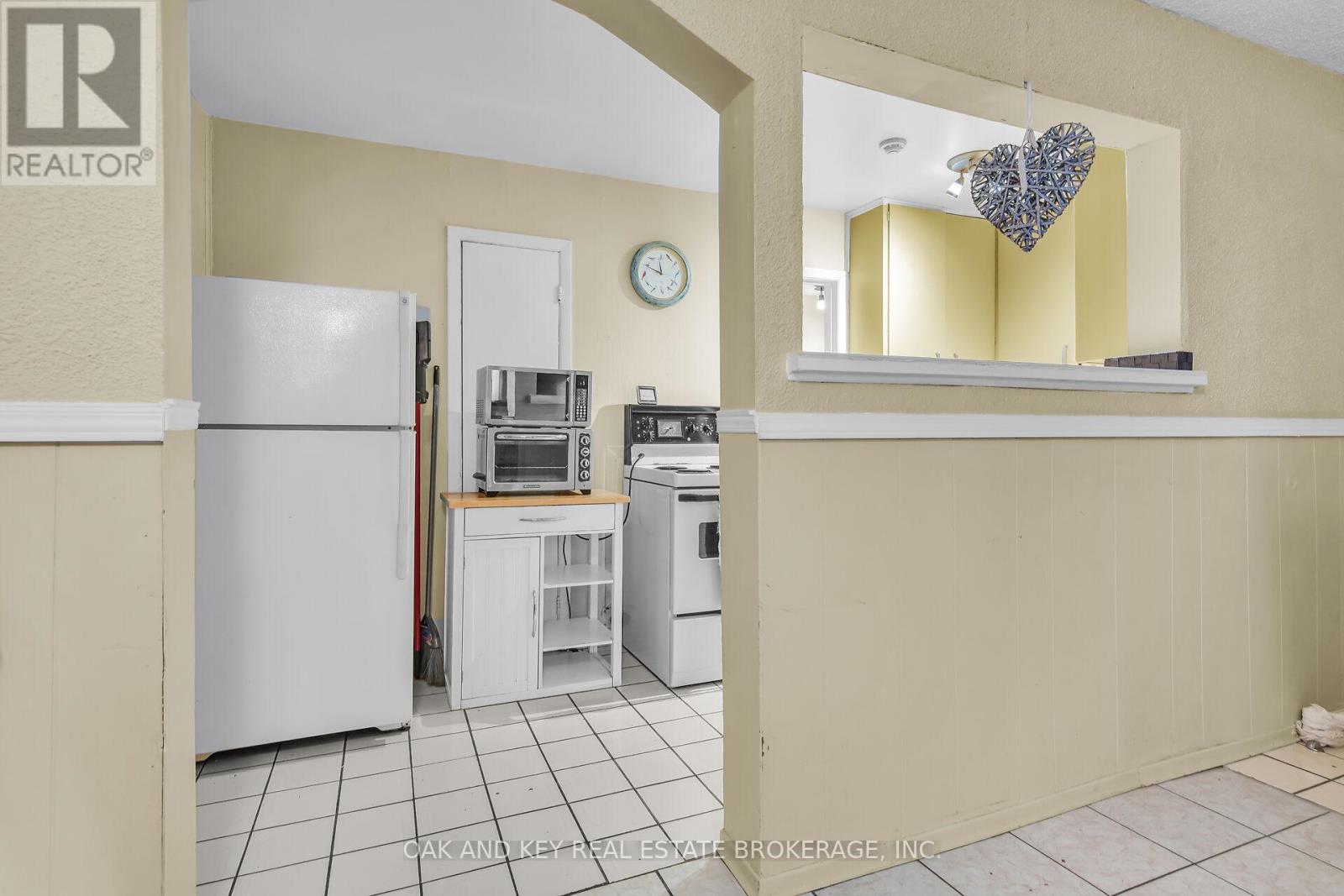 1563 Allen Place, London East, Ontario  N5W 2V9 - Photo 7 - X12463938