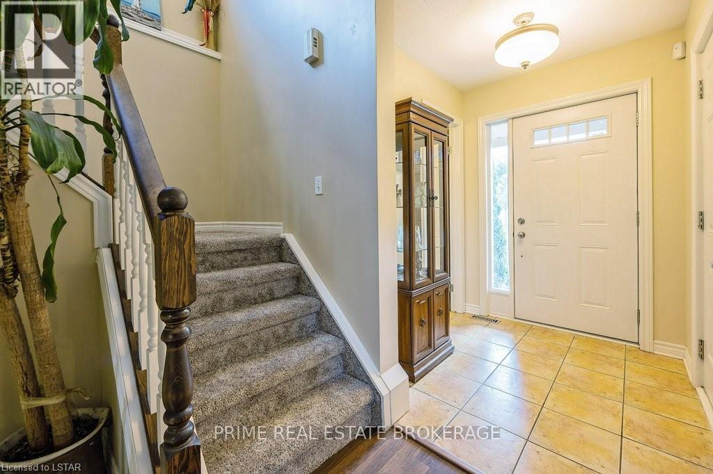 6 Peach Tree Boulevard, St. Thomas, Ontario  N5R 1L2 - Photo 3 - X12463951