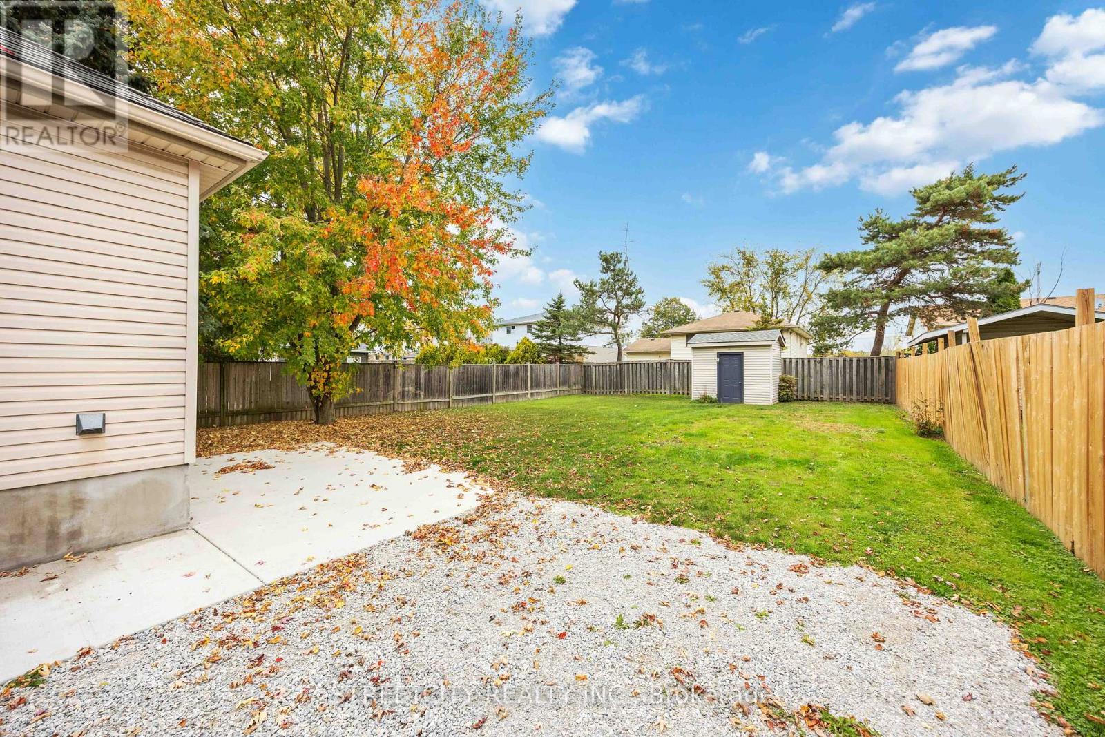 4482 Petrolia Line, Petrolia, Ontario  N0N 1R0 - Photo 34 - X12463982