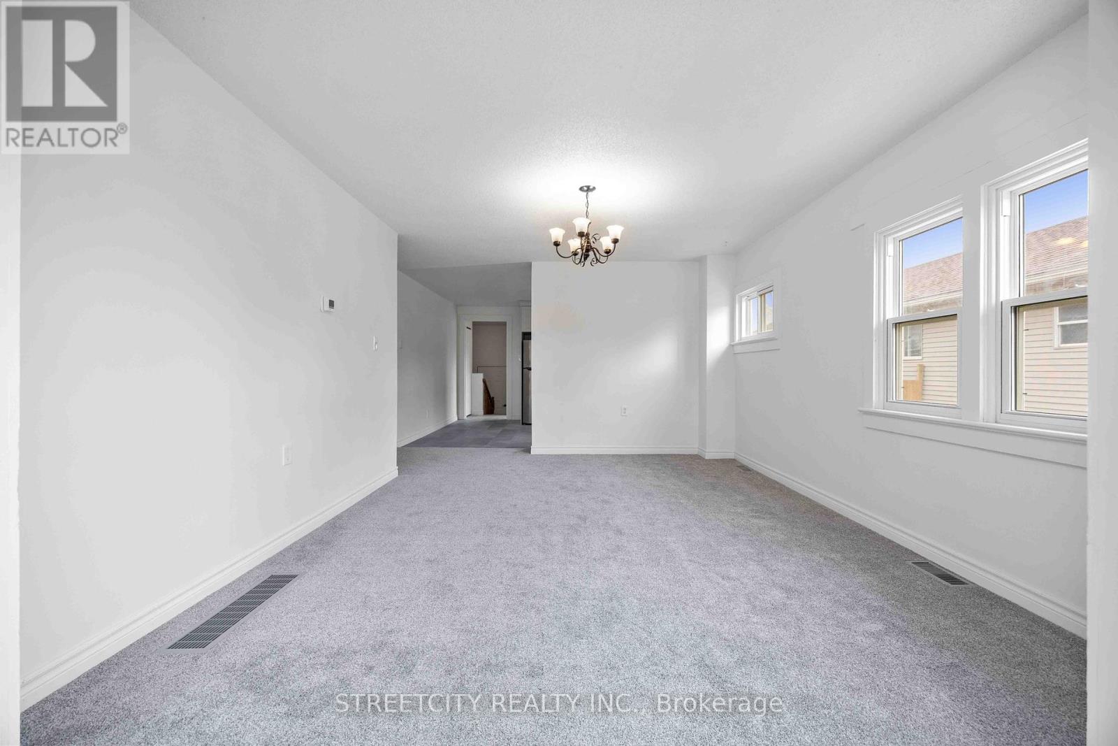 4482 Petrolia Line, Petrolia, Ontario  N0N 1R0 - Photo 6 - X12463982