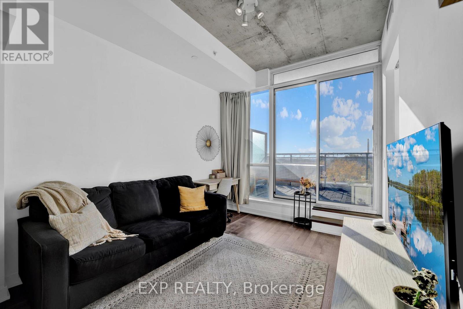 804 - 1238 Dundas St Street E, Toronto, Ontario  M4M 0C6 - Photo 5 - E12463939