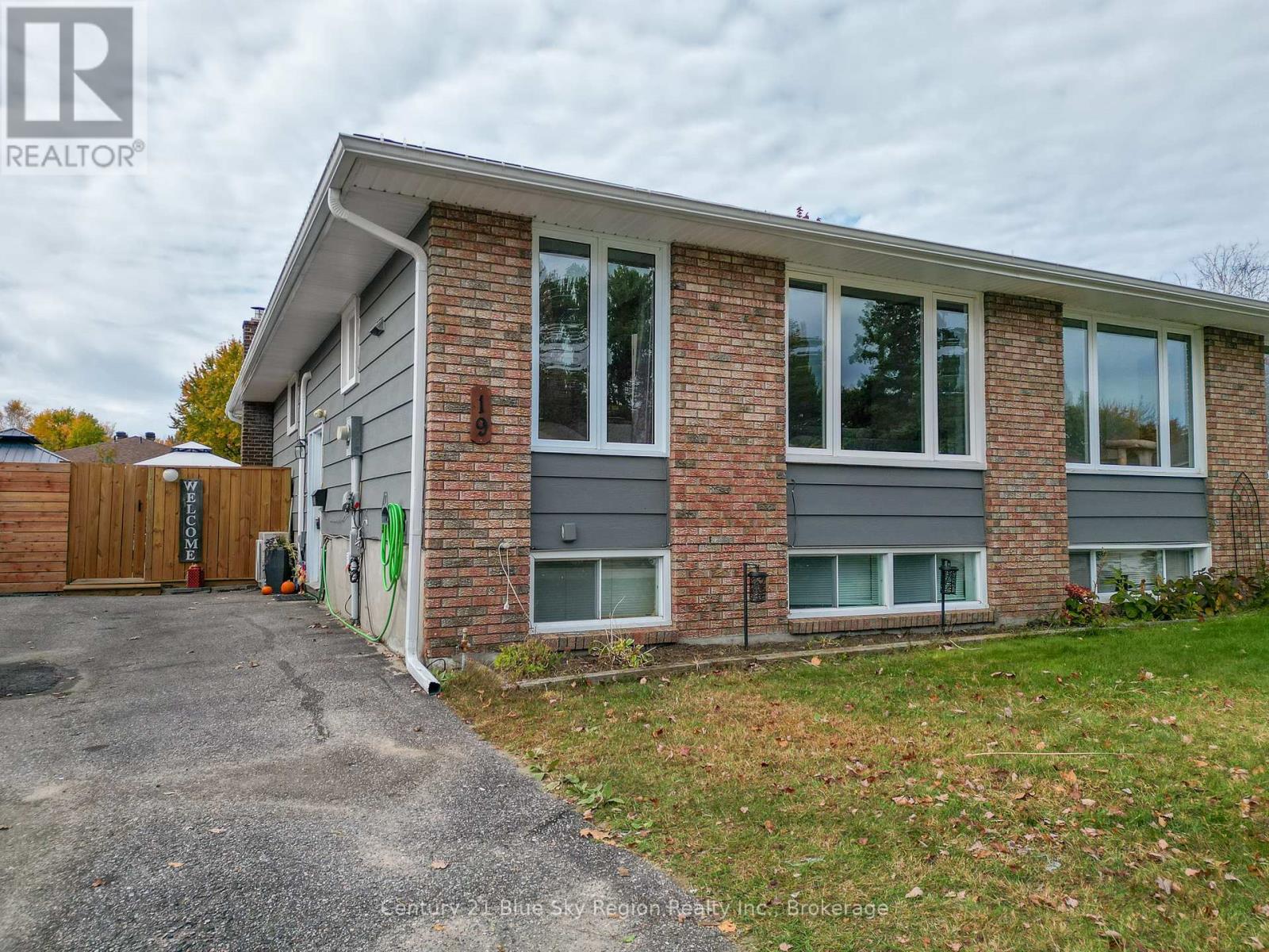 19 Massey Drive, North Bay, Ontario  P1A 3Y3 - Photo 2 - X12463879