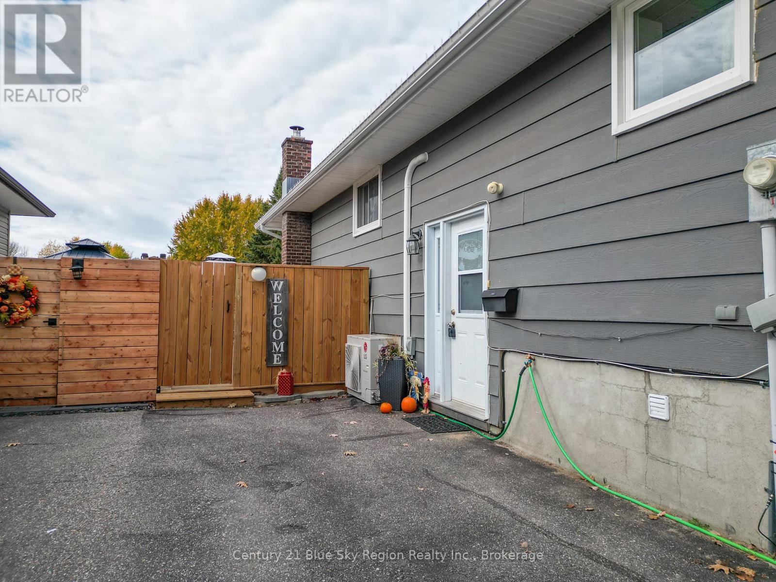 19 Massey Drive, North Bay, Ontario  P1A 3Y3 - Photo 5 - X12463879