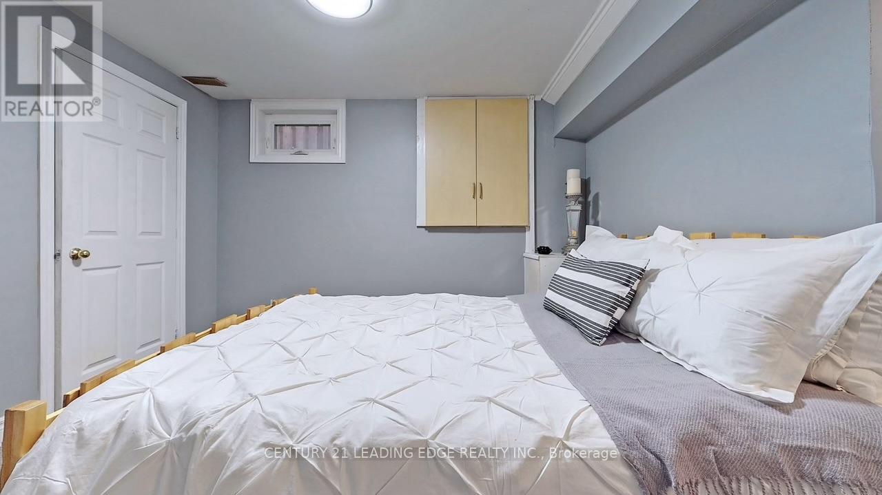 32 Westmoreland Court, Markham, Ontario  L3R 8L8 - Photo 13 - N12463751