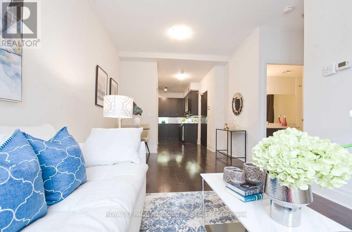 102 - 39 Upper Duke Crescent, Markham, Ontario  L6G 0B8 - Photo 2 - N12463764