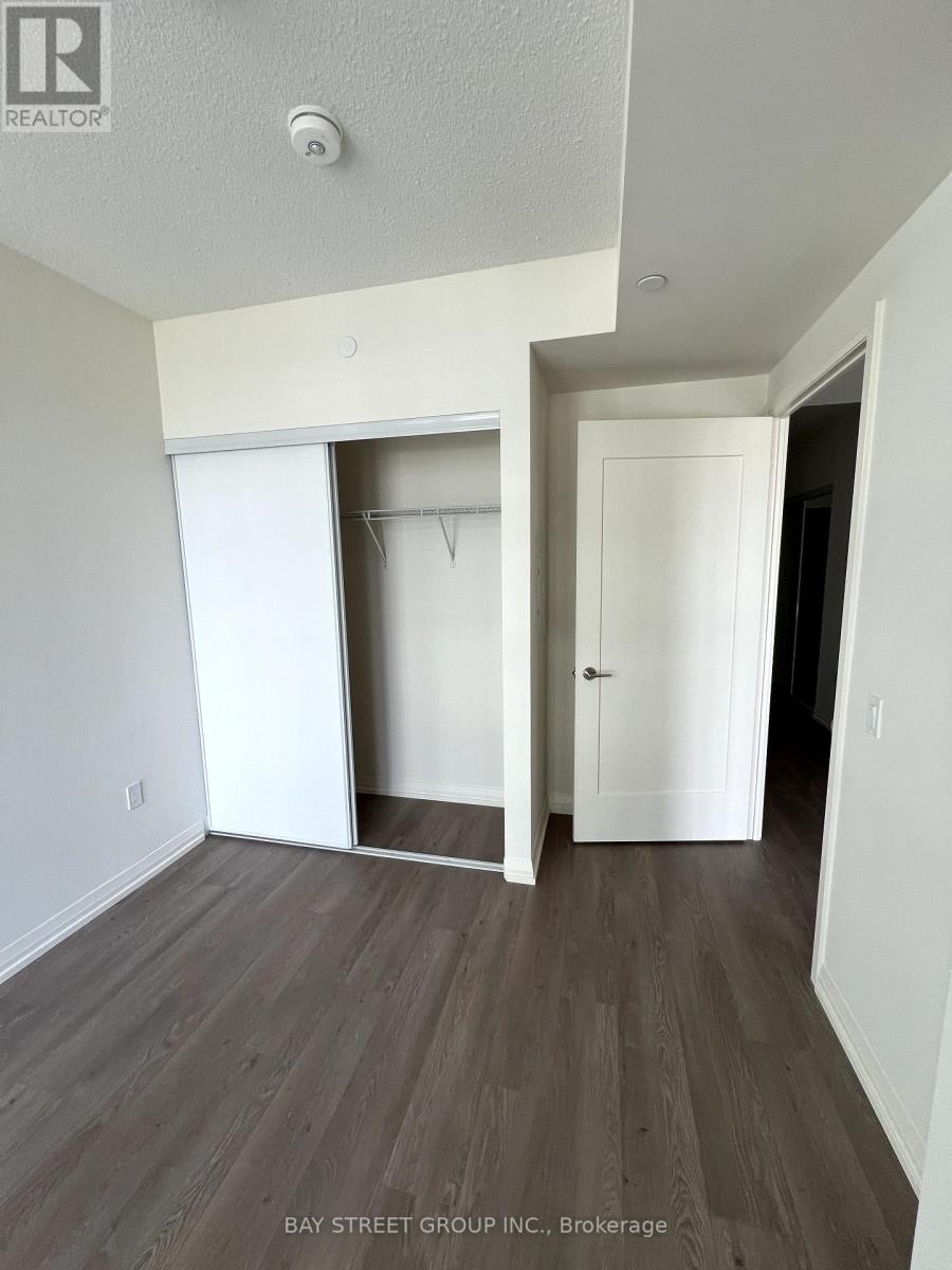 418 - 27 Korda Gate, Vaughan, Ontario  L4K 2M9 - Photo 2 - N12463779