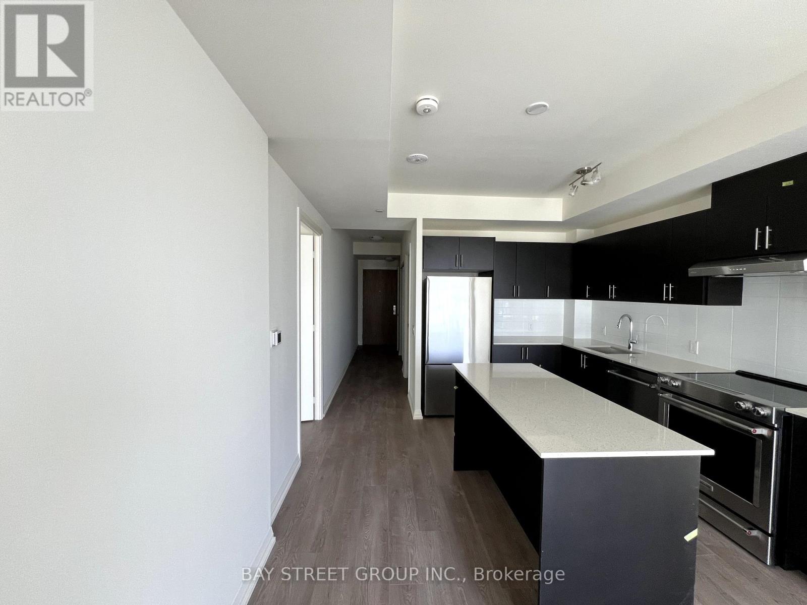 418 - 27 Korda Gate, Vaughan, Ontario  L4K 2M9 - Photo 6 - N12463779