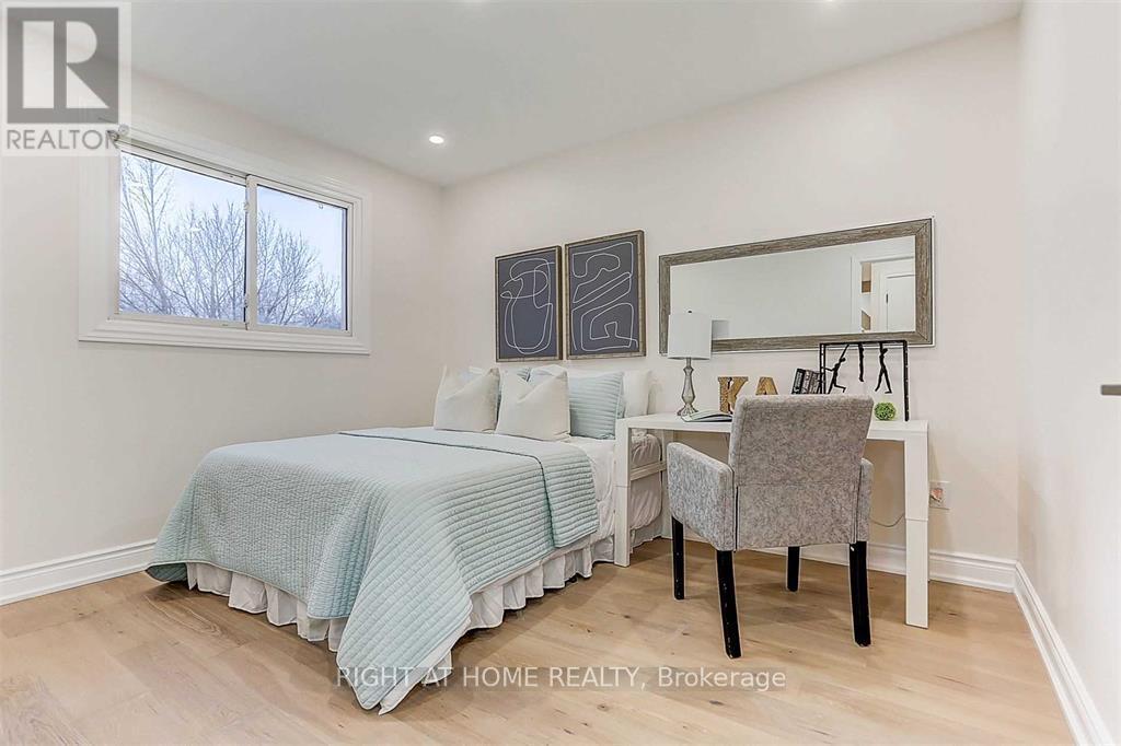 187 Collings Avenue, Bradford West Gwillimbury, Ontario  L3Z 1W2 - Photo 25 - N12463786