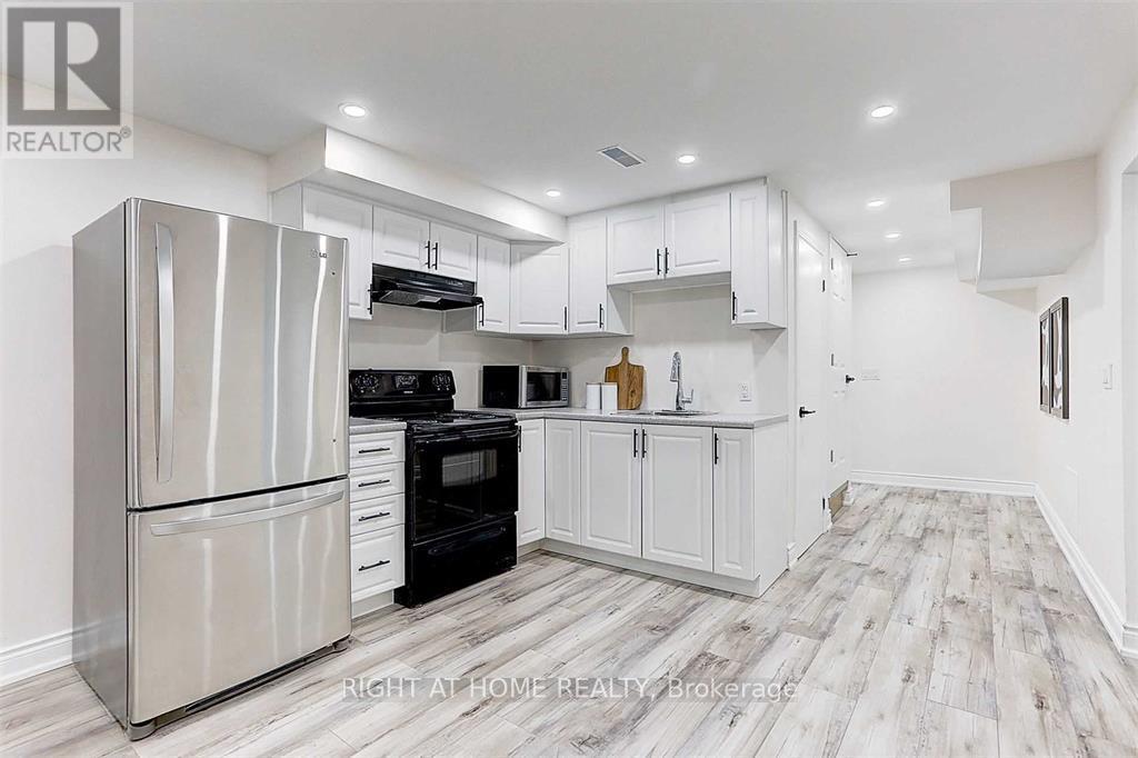 187 Collings Avenue, Bradford West Gwillimbury, Ontario  L3Z 1W2 - Photo 34 - N12463786