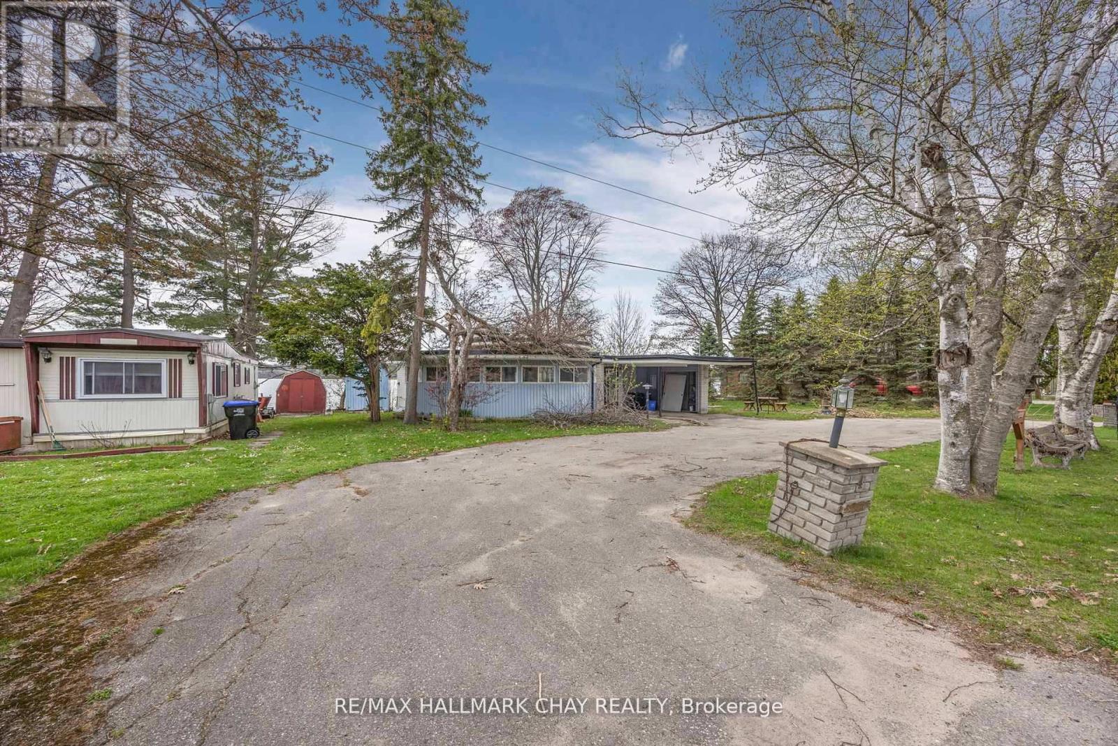 4 Lakeshore Road, Midland, Ontario  L4R 0B9 - Photo 3 - S12463789