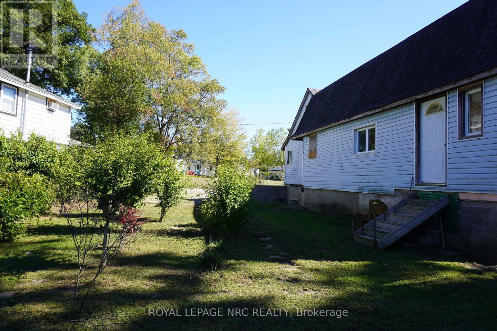 212 Lincoln Road W, Fort Erie, Ontario  L0S 1B0 - Photo 10 - X12463857