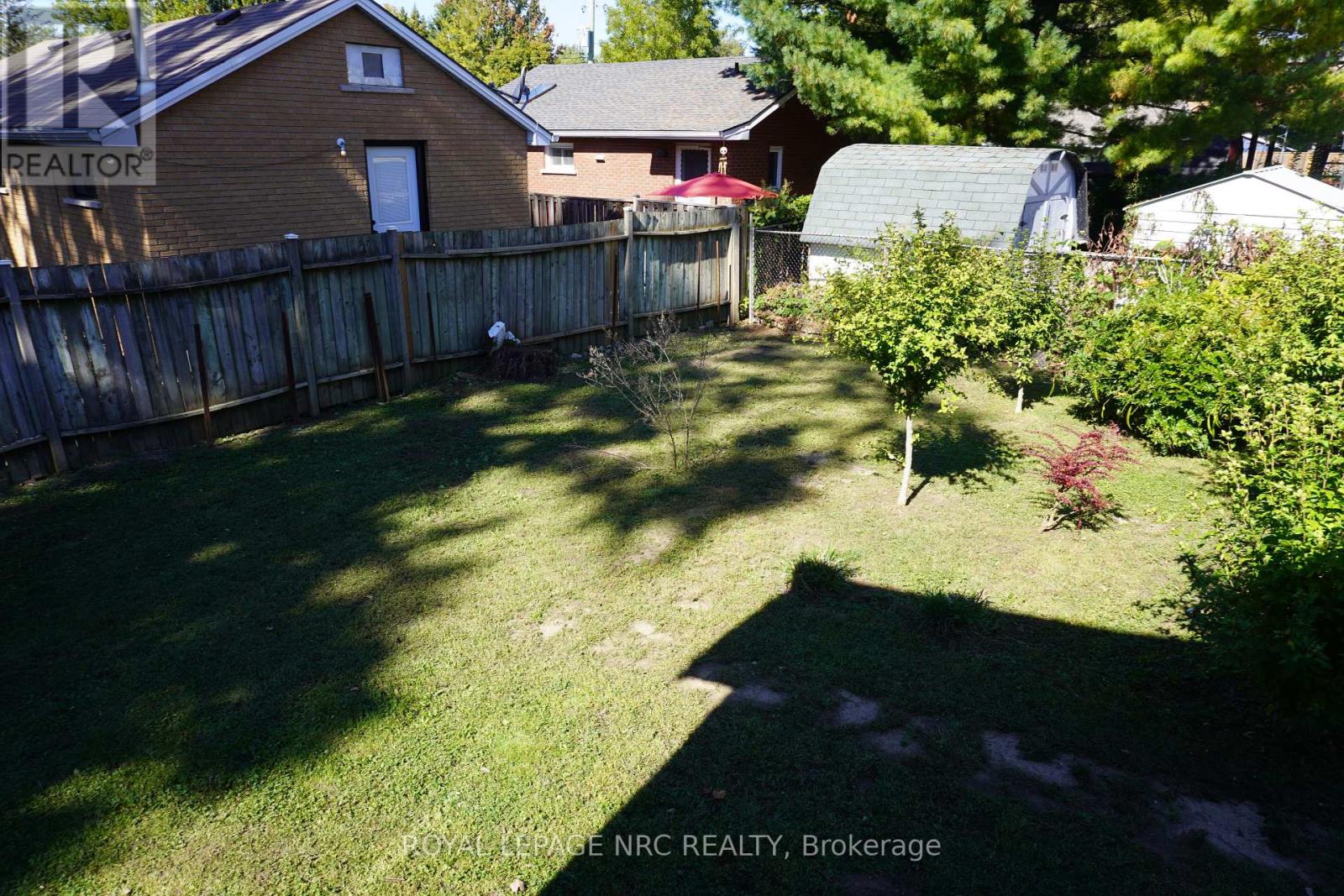 212 Lincoln Road W, Fort Erie, Ontario  L0S 1B0 - Photo 15 - X12463857