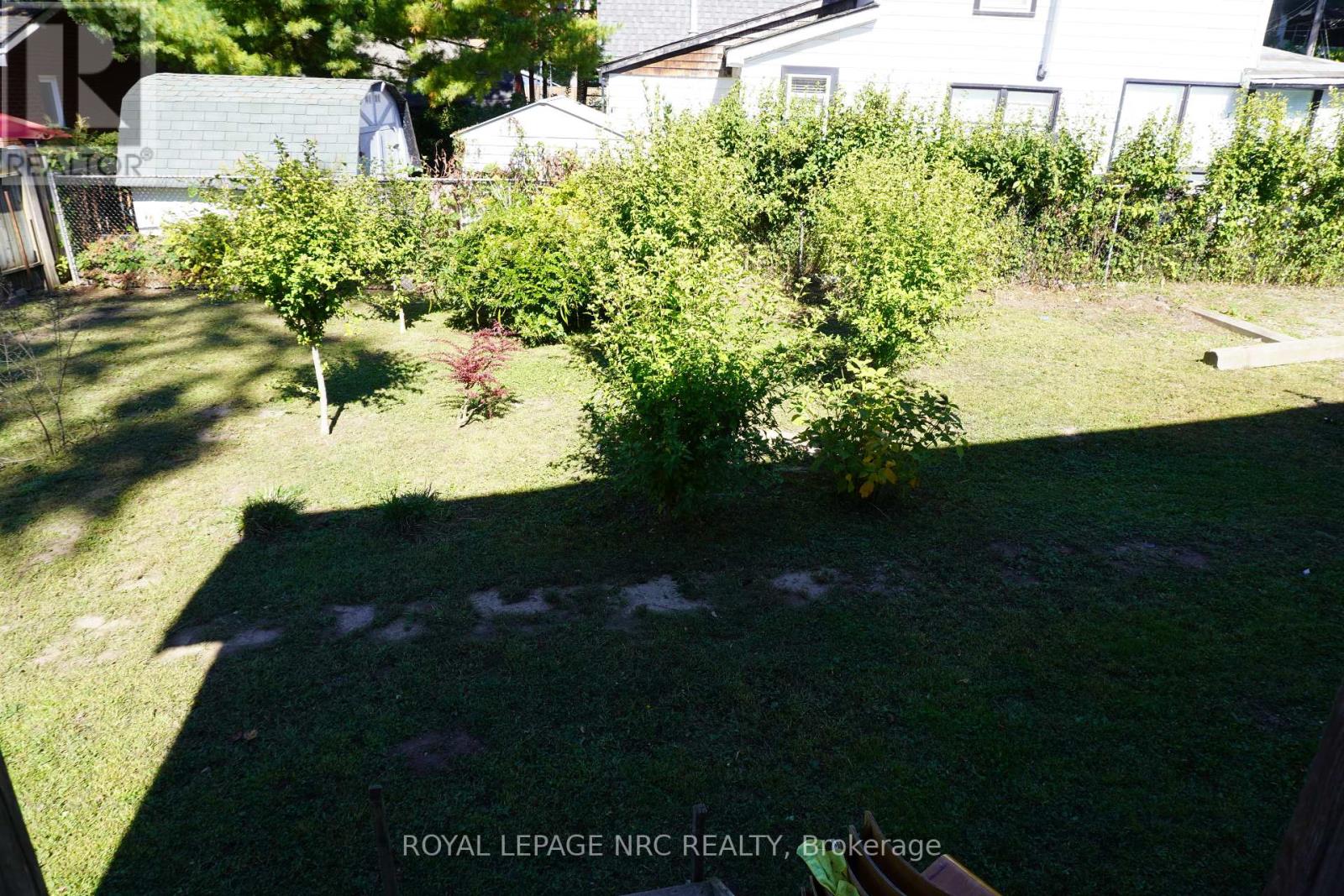 212 Lincoln Road W, Fort Erie, Ontario  L0S 1B0 - Photo 16 - X12463857