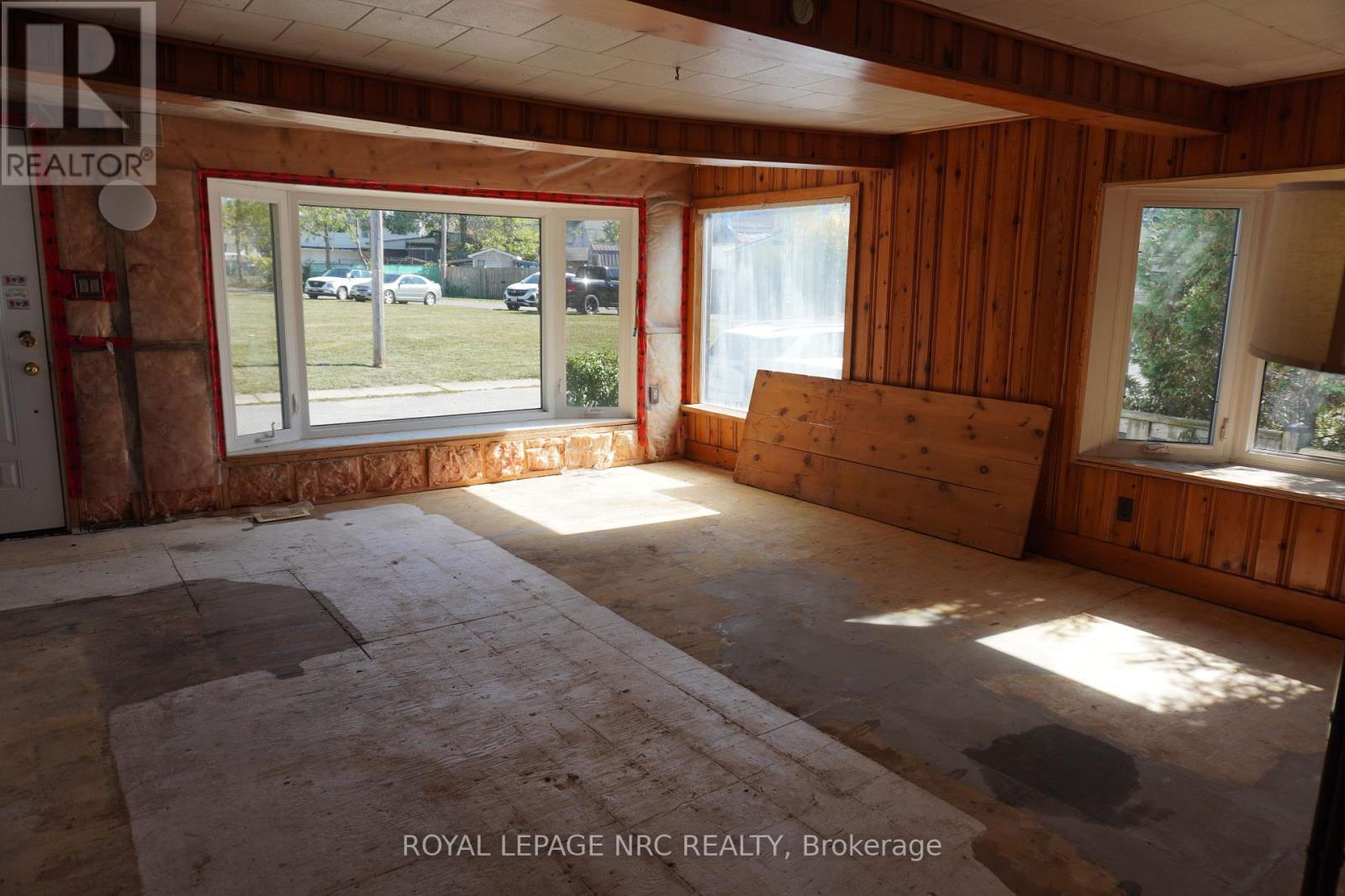 212 Lincoln Road W, Fort Erie, Ontario  L0S 1B0 - Photo 18 - X12463857